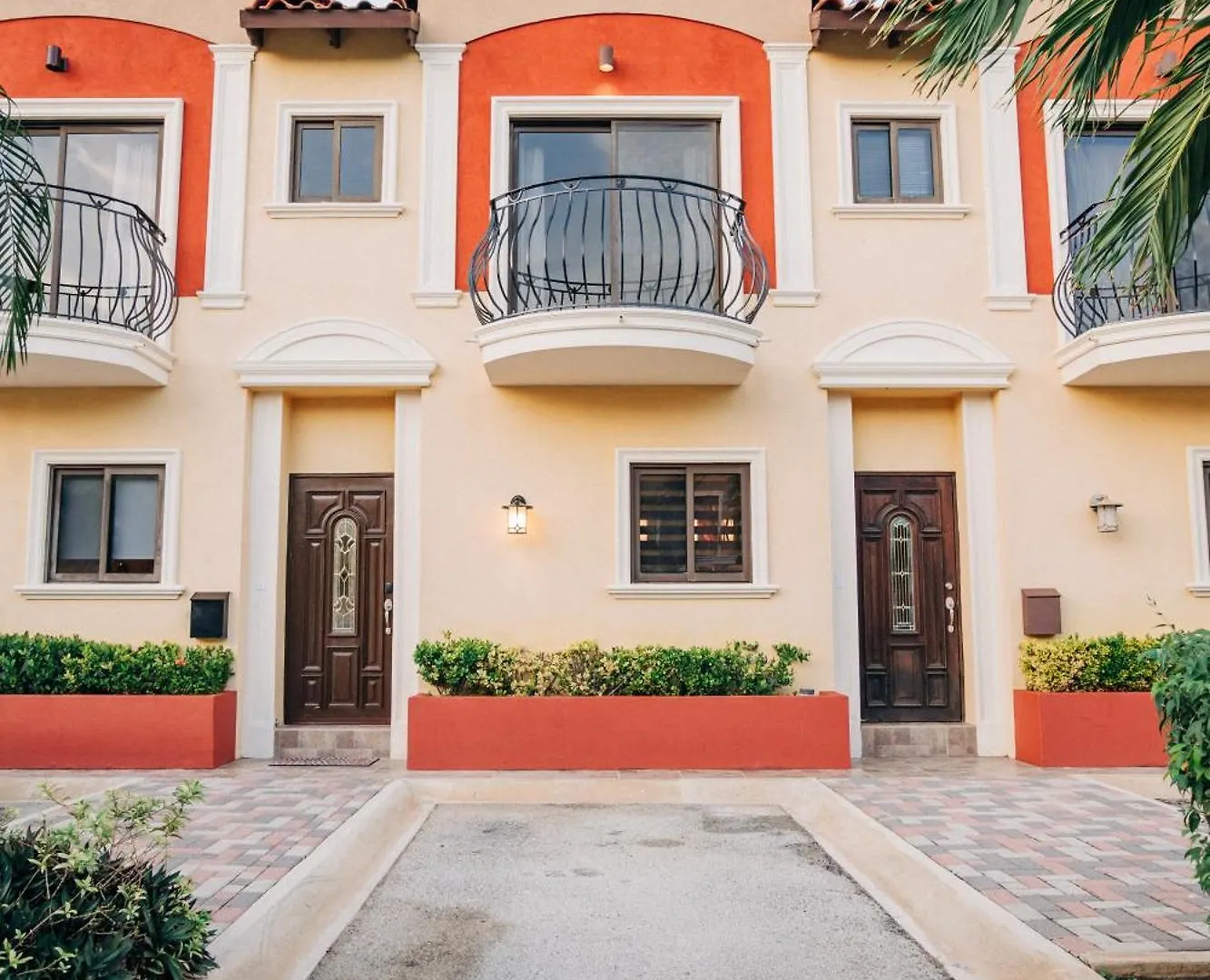 Cozy Townhome At Gold Coast Palm Beach