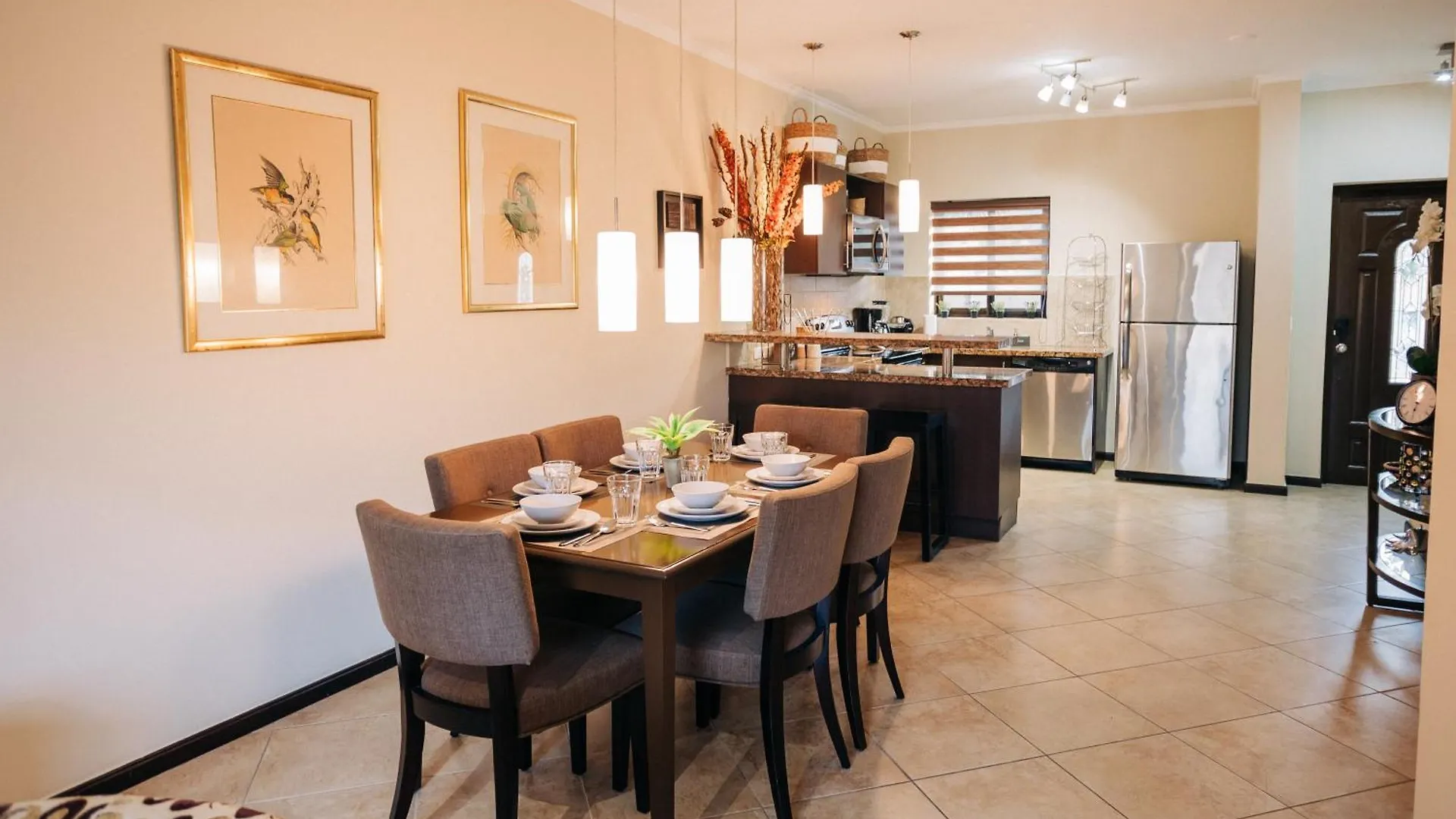 Cozy Townhome At Gold Coast location